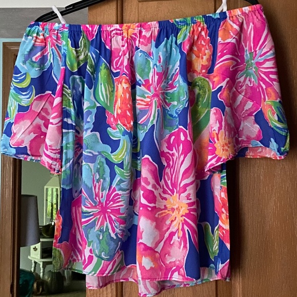 Off the shoulder Lilly Pulitzer Top - Picture 3 of 3